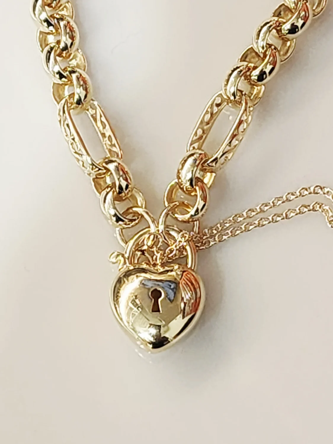 9ct Yellow Gold Puff Heart Padlock Bracelet – 19cm, 15.50g Solid & Filigree Link Design - 9CTCYBA288