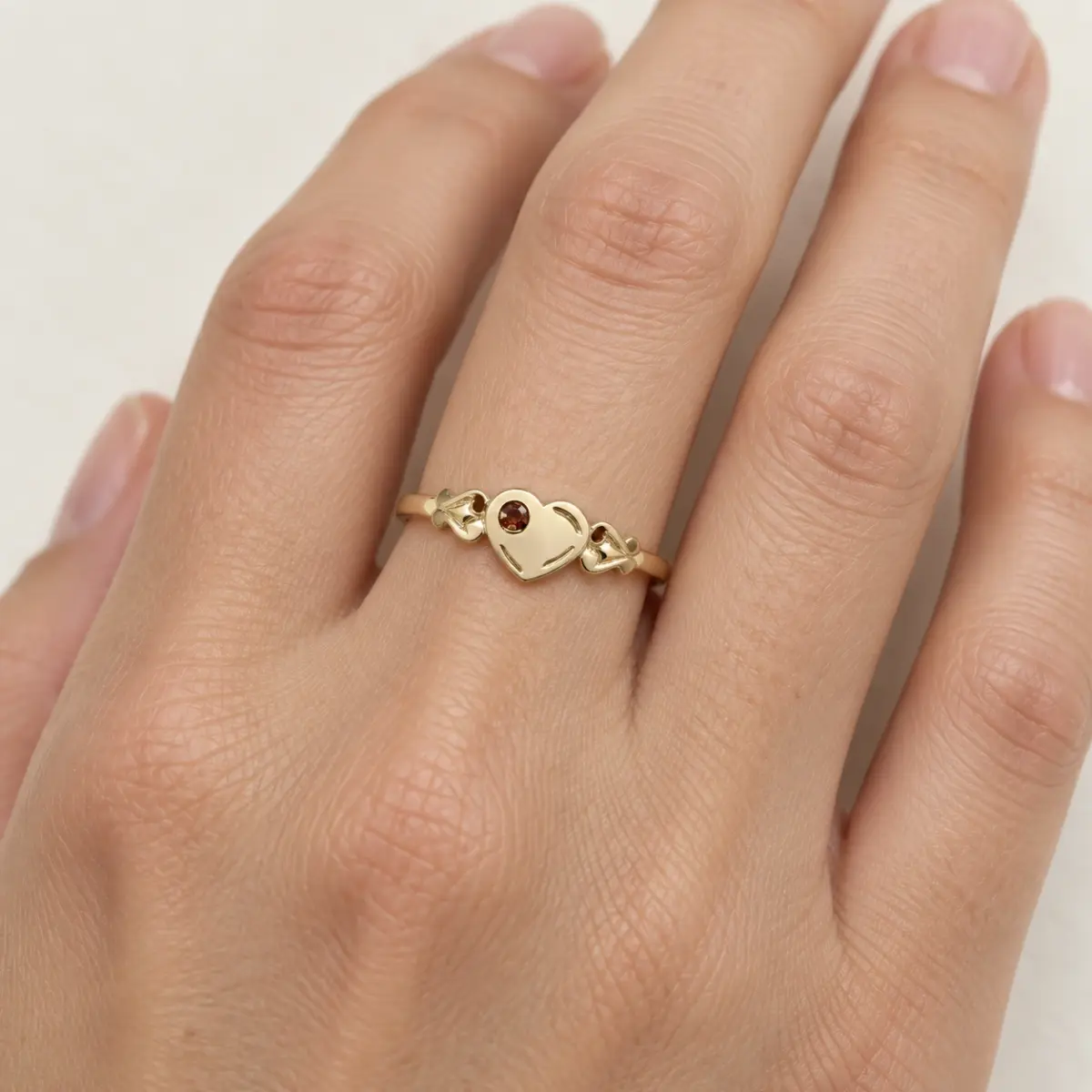 9ct Yellow Gold Single Heart Garnet Signet Ring