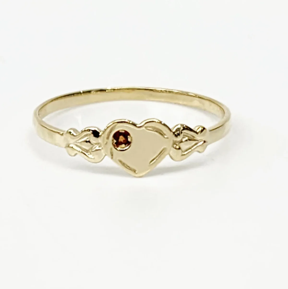 9ct Yellow Gold Single Heart Garnet Signet Ring