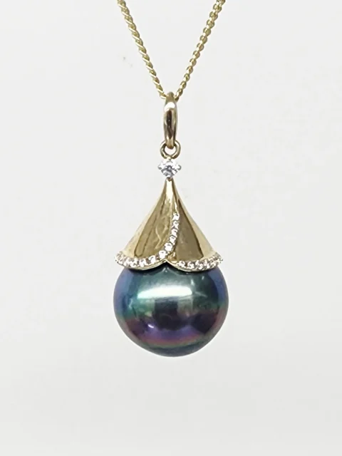 9CT Yellow Gold Tahitian Black Pearl Pendant with Diamond Accents – 13mm–13.5mm - 9CTLLZTBPDIA