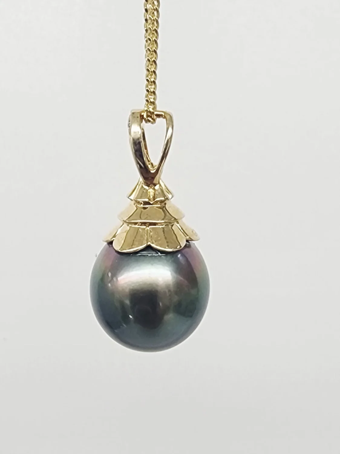9CT Yellow Gold Tahitian Black Pearl Pendant with Diamond Accents – 11.5mm–12mm - 9CTTLZTBPDIA