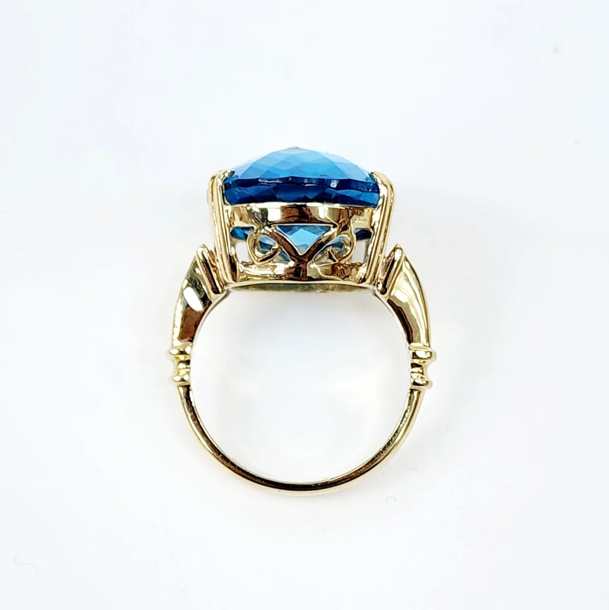 9YG Natural 20mm x 15mm Oval 20ct Blue Topaz with Checkerboard Cut Dress Ring