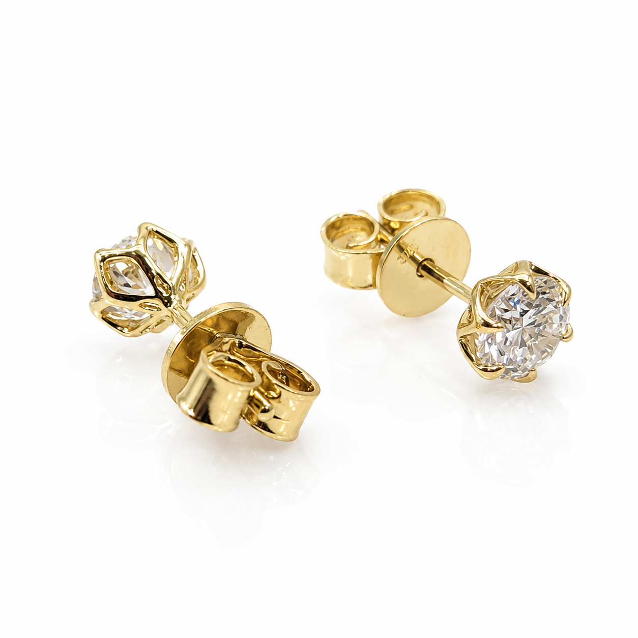 9ct Yellow Gold 1.00ct Lab Grown Diamond Stud Earrings – Round Brilliant Cut | EF Colour VS Clarity 9ct Yellow Gold 1.00ct Lab Grown Diamond Stud Earrings – Round Brilliant Cut | EF Colour VS Clarity
