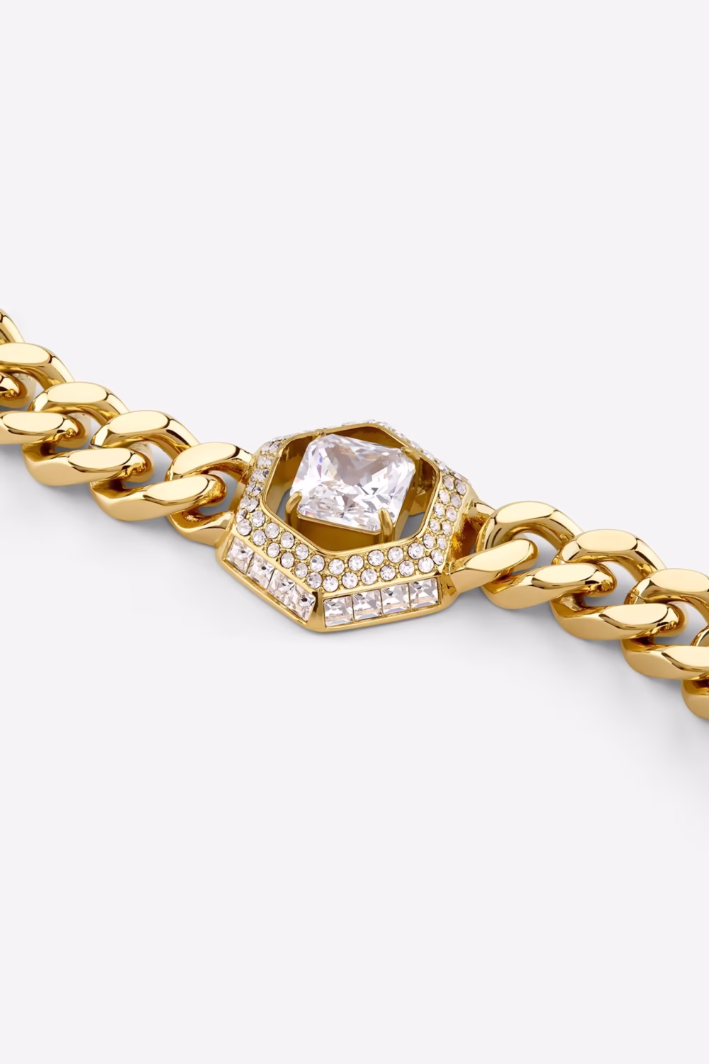GUESS Lioness Queen Bracelet Gold-Tone Women's Statement Jewellery - JUBB06186JWYGL