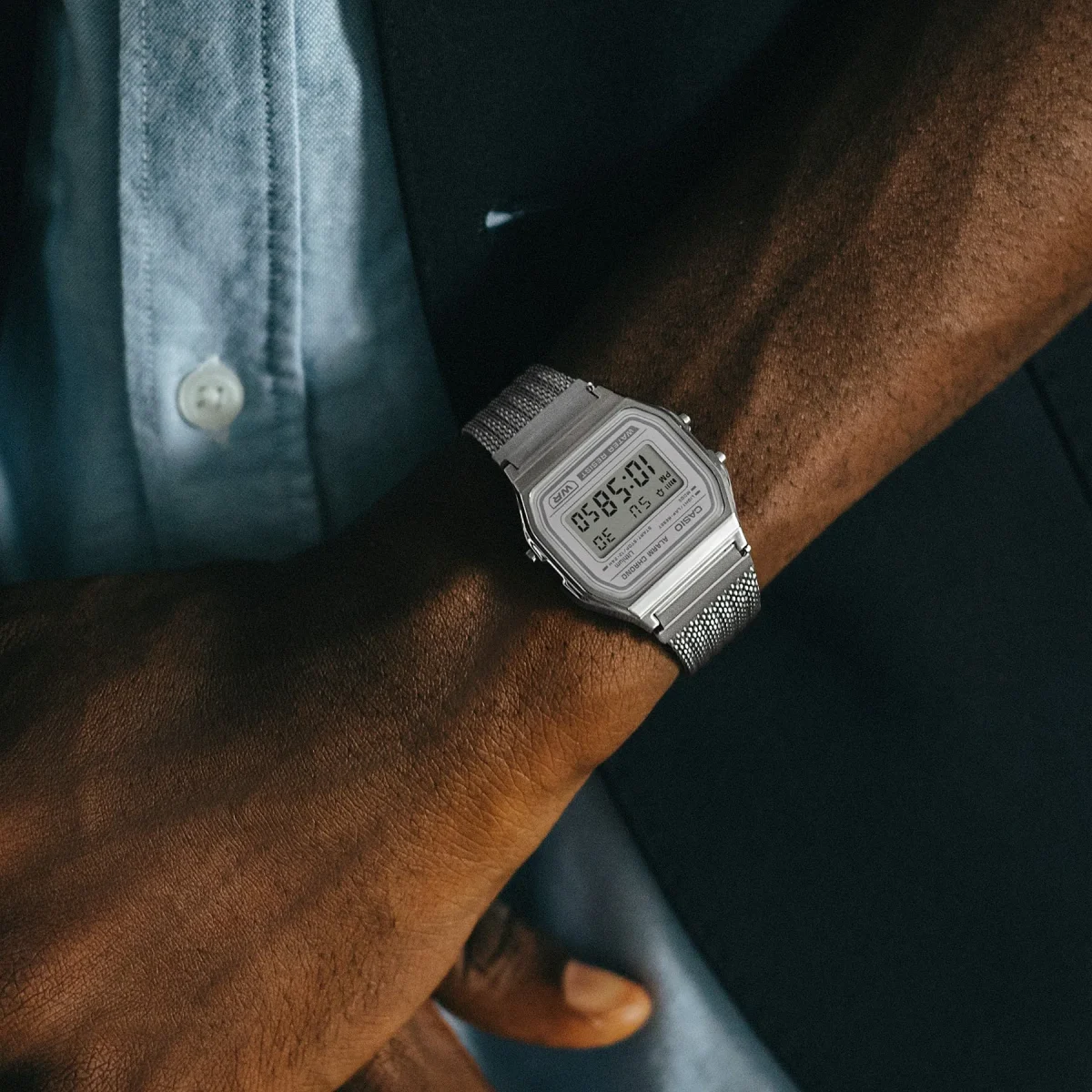 Casio A158WEM-7D Classic Digital Watch Fine-Woven Mesh Band