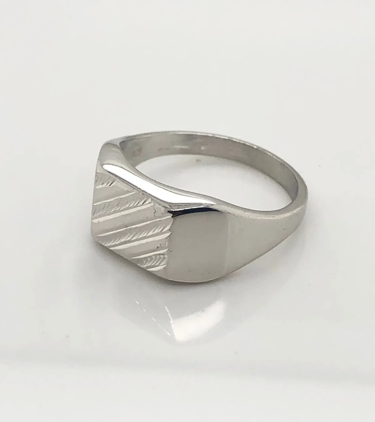 Gents Sterling Silver Ring 004