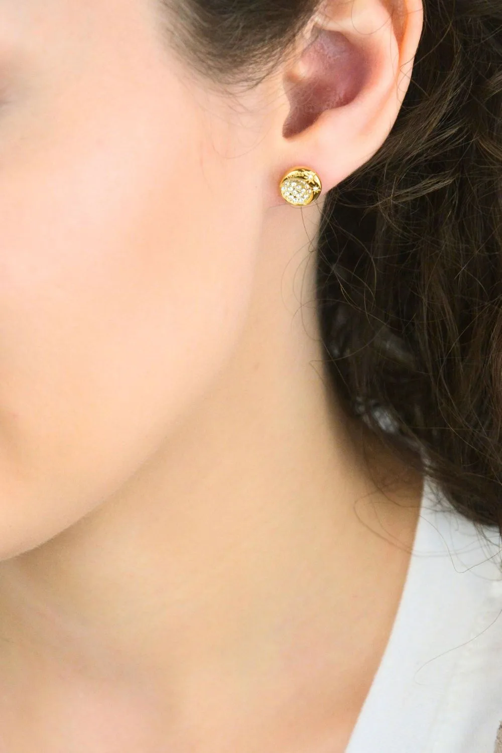 GUESS Aurora Pavé Hoop Earrings 10mm Gold-Tone Stainless Steel – JUBE06240JWYGT/U