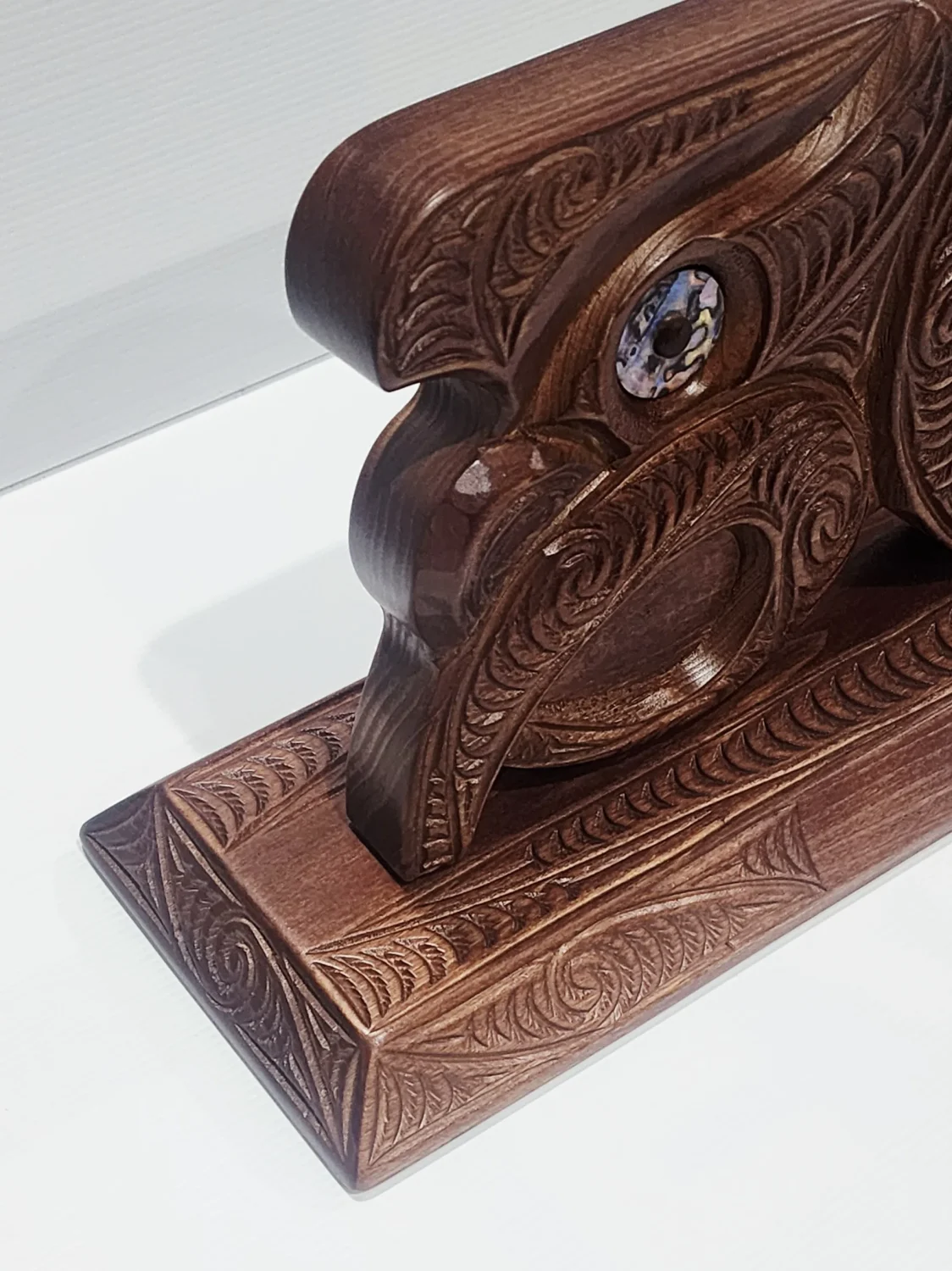 Hand Carved Māori Design 21st Birthday Key with Paua Shell Inlay & Photo Frame – Large Display Stand