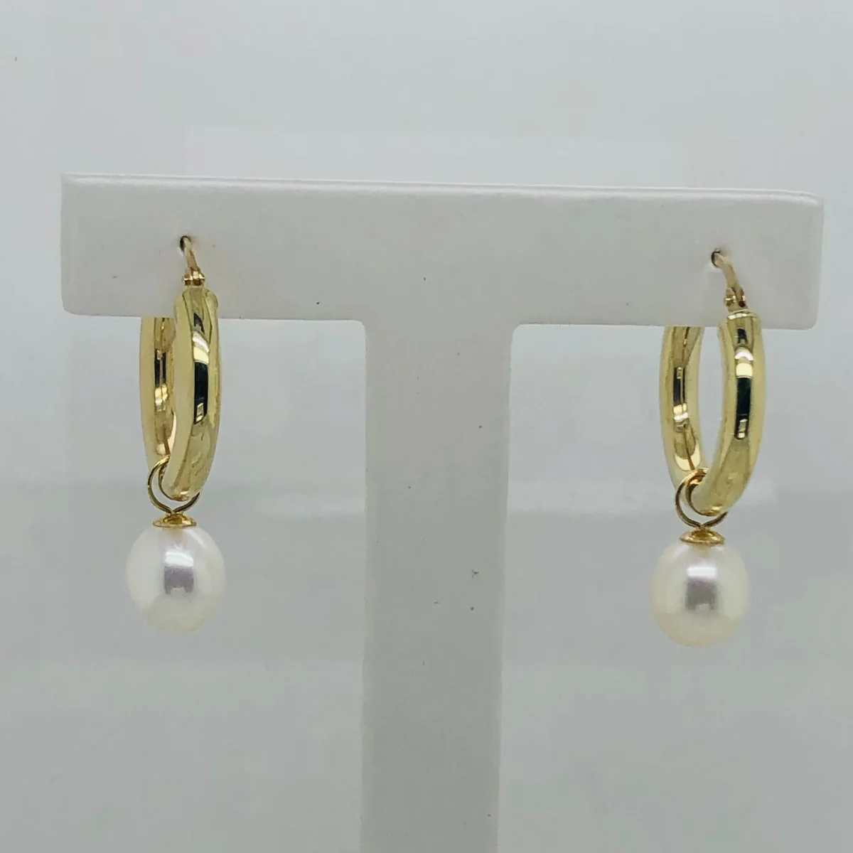 Hoop Earrings with Cultured Freshwater Pearls in 9ct Yellow Gold