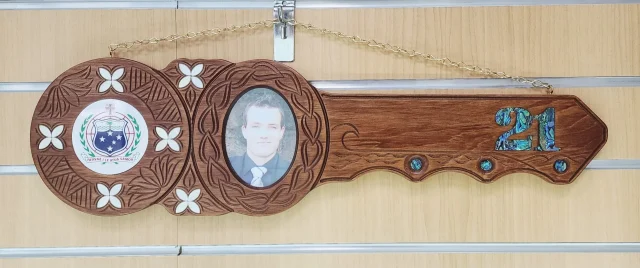Island Design 21st Birthday Key – Samoan Sila | Handcrafted Tulip Wood Keepsake | Made in New Zealand - WM439MOPSS