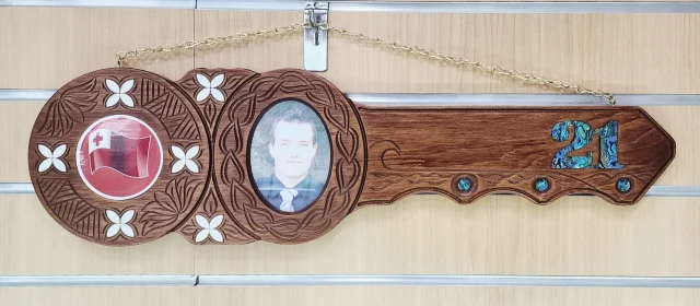 Island Design 21st Birthday Key – Tongan Flag | Handcrafted Tulip Wood Keepsake | Made in New Zealand - WM439MOPTF
