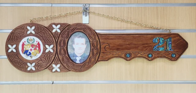 Island Design 21st Birthday Key – Tongan Sila | Handcrafted Tulip Wood Keepsake | Made in New Zealand - WM439MOPTS
