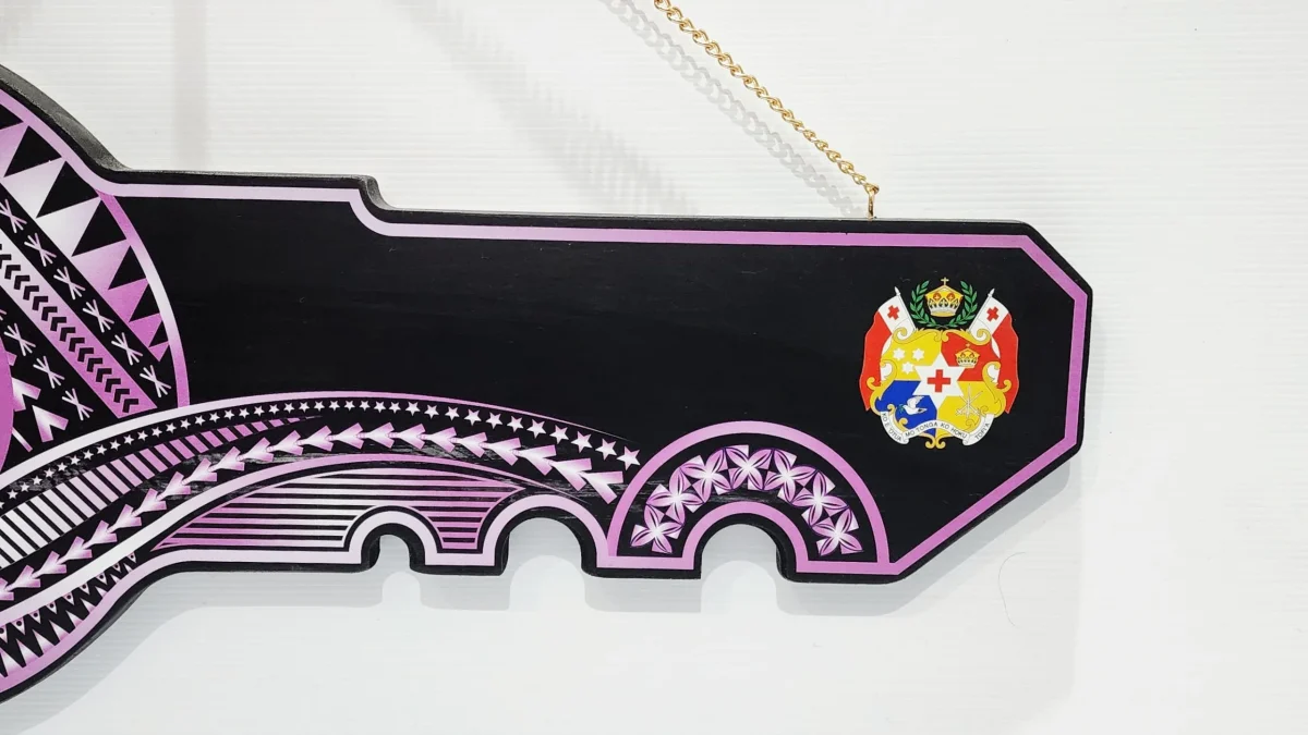 Island Design Purple & White Theme Colour UV Printed Wooden Birthday Key with "Tongan Sila"  – SJ2253