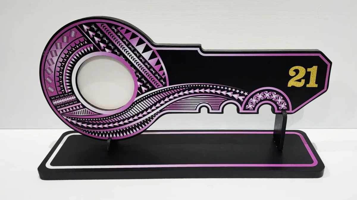 Island Design Purple & White Theme Colour UV Printed Wooden Birthday Key with "21"  – SJ2255