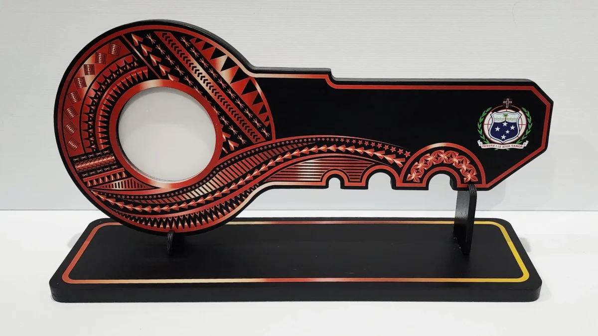 Island Design Red & White Theme Colour UV Printed Wooden Birthday Key with "Samoan Sila"  – SJ2247