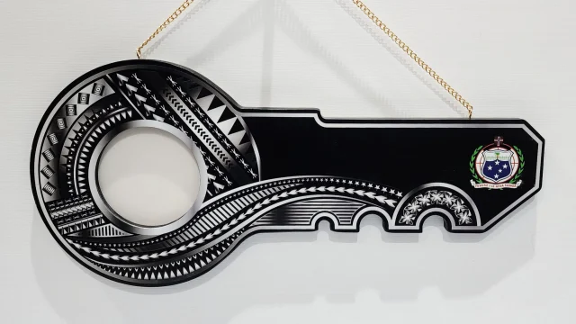 Island Design Silver Theme Colour UV Printed Wooden Birthday Key with "Samoan Sila  – SJ2261