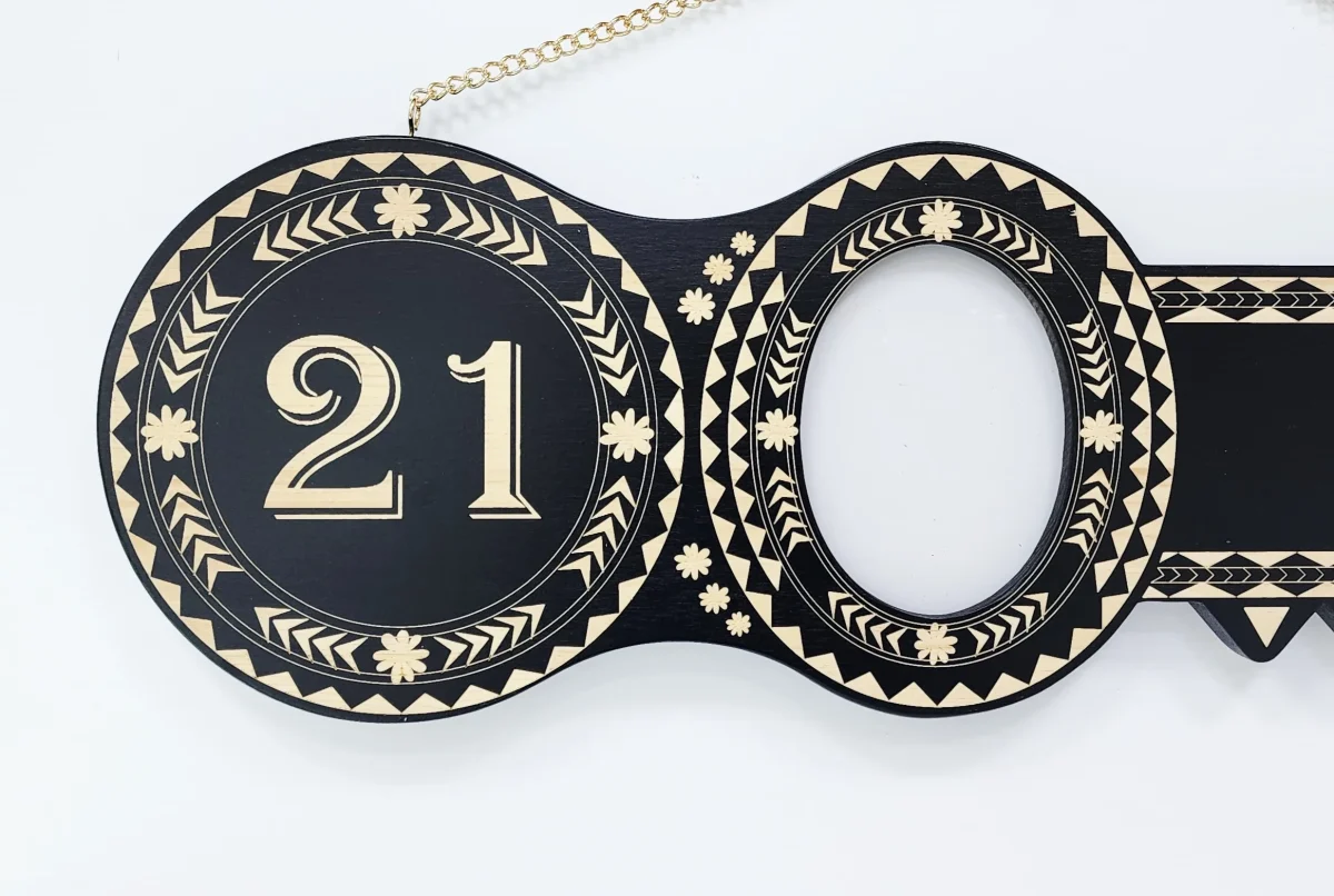 Island Design Wooden Birthday Key with "21" Laser Engraved  – SJ2511BLK