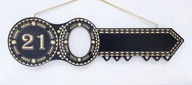 Island Design Wooden Birthday Key with "21" Laser Engraved  – SJ2511BLK