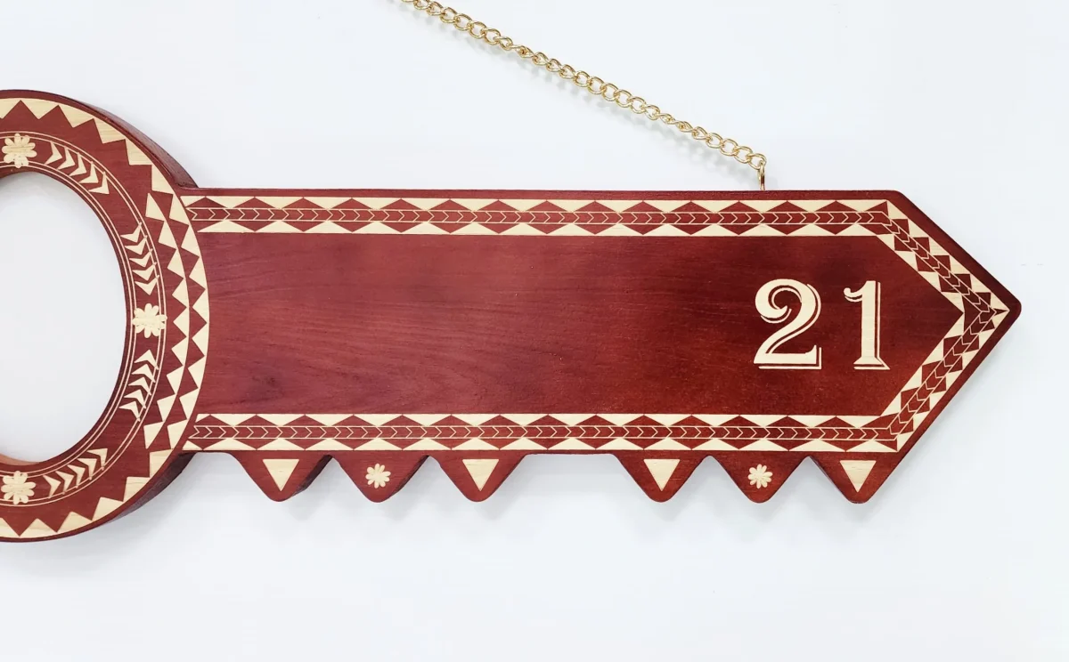 Island Design Wooden Birthday Key with "Samoan Sila" & "21" Laser Engraved  – SJ2102DB