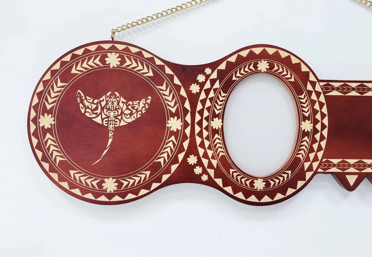 Island Design Wooden Birthday Key with "Stingray" & "21" Laser Engraved  – SJ2529DB