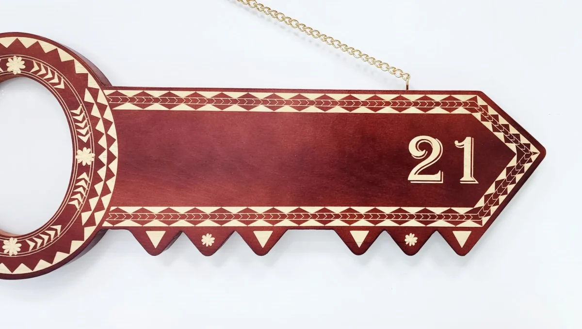 Island Design Wooden Birthday Key with "Stingray" & "21" Laser Engraved  – SJ2529DB