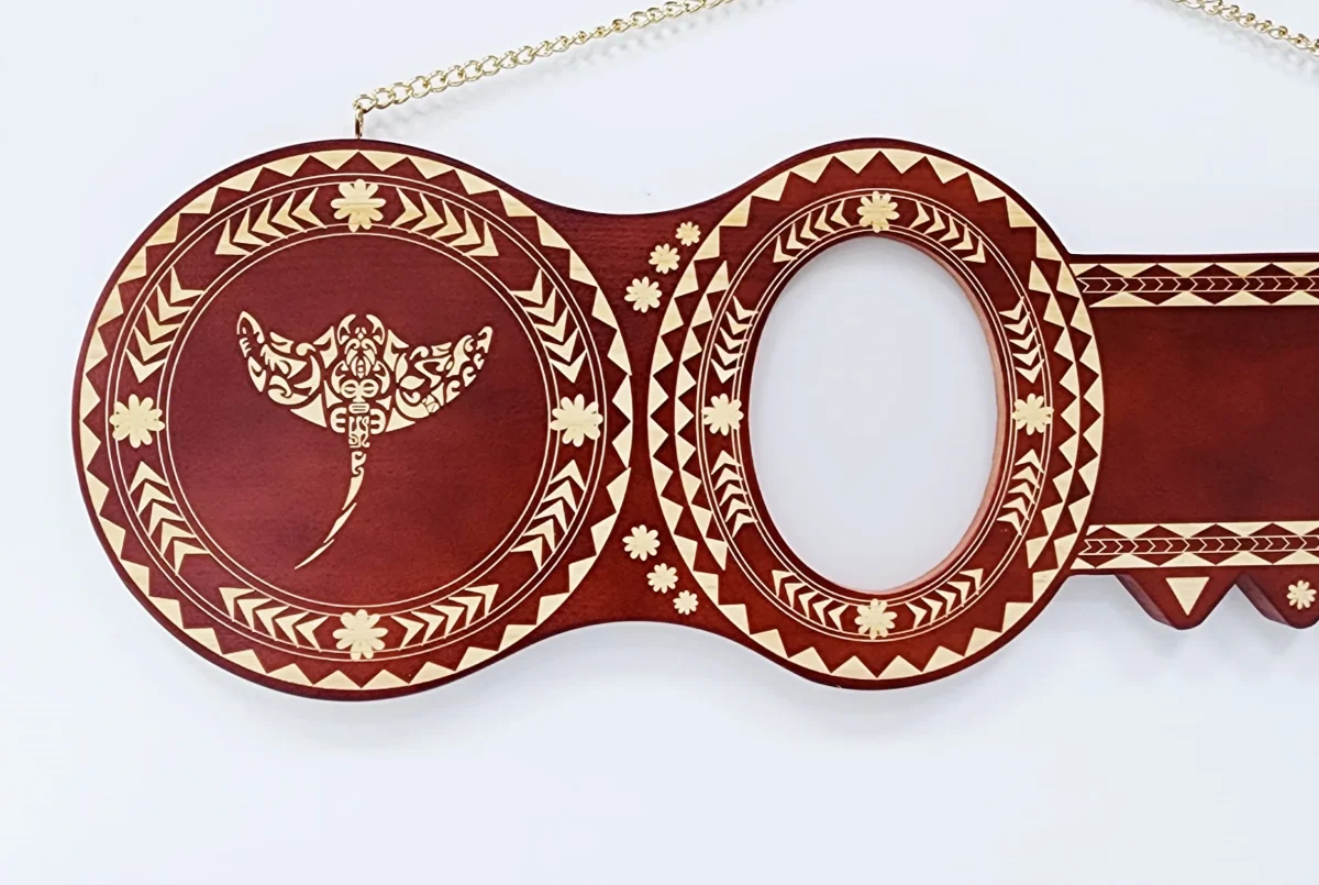 Island Design Wooden Birthday Key with "Stingray" Laser Engraved  – SJ2514DB