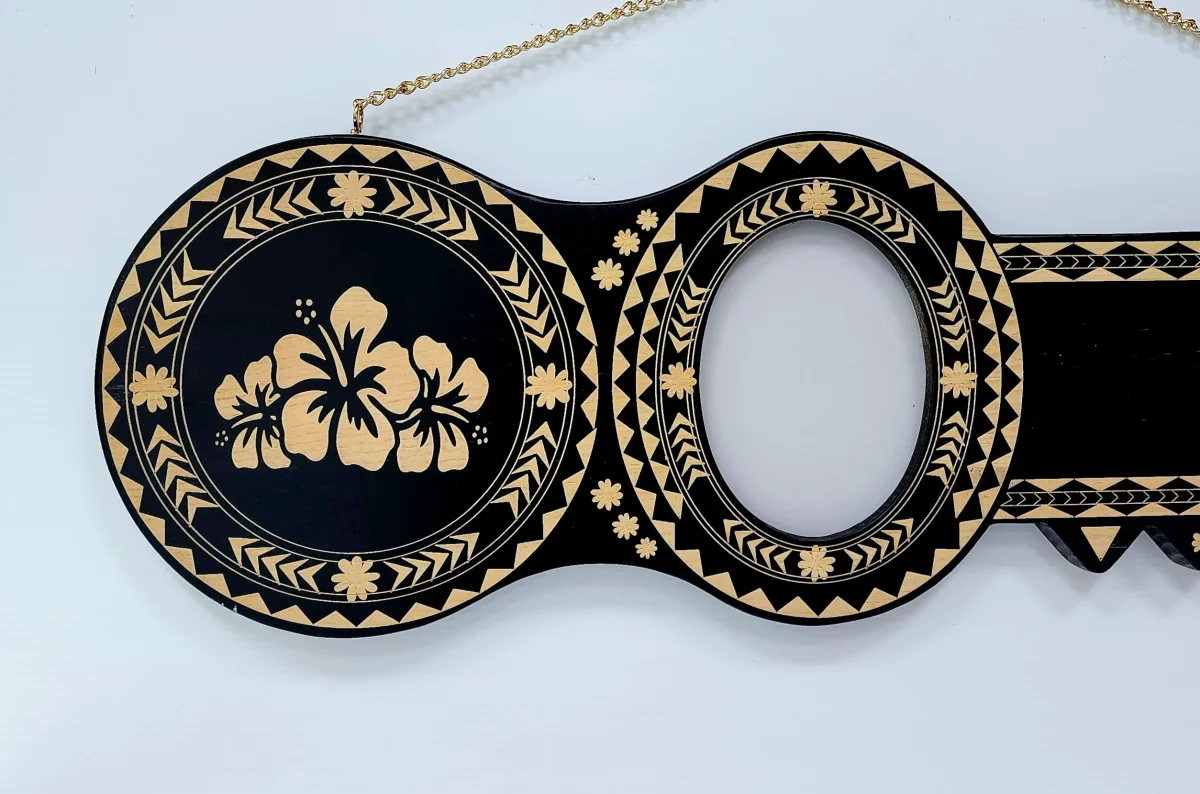 Island Design Wooden Birthday Key with Three Hibiscus Flowers & "21" Laser Engraved  – SJ2510BLK
