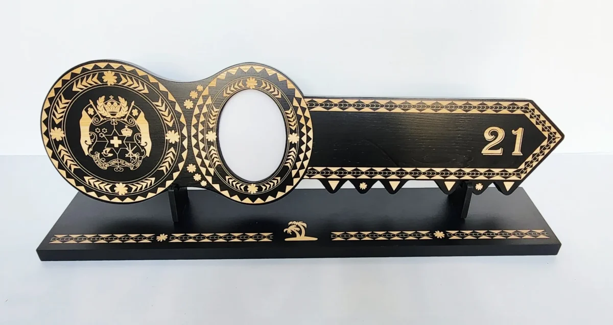 Island Design Wooden Birthday Key with "Tongan Sila" & "21" Laser Engraved  – SJ2106BLK