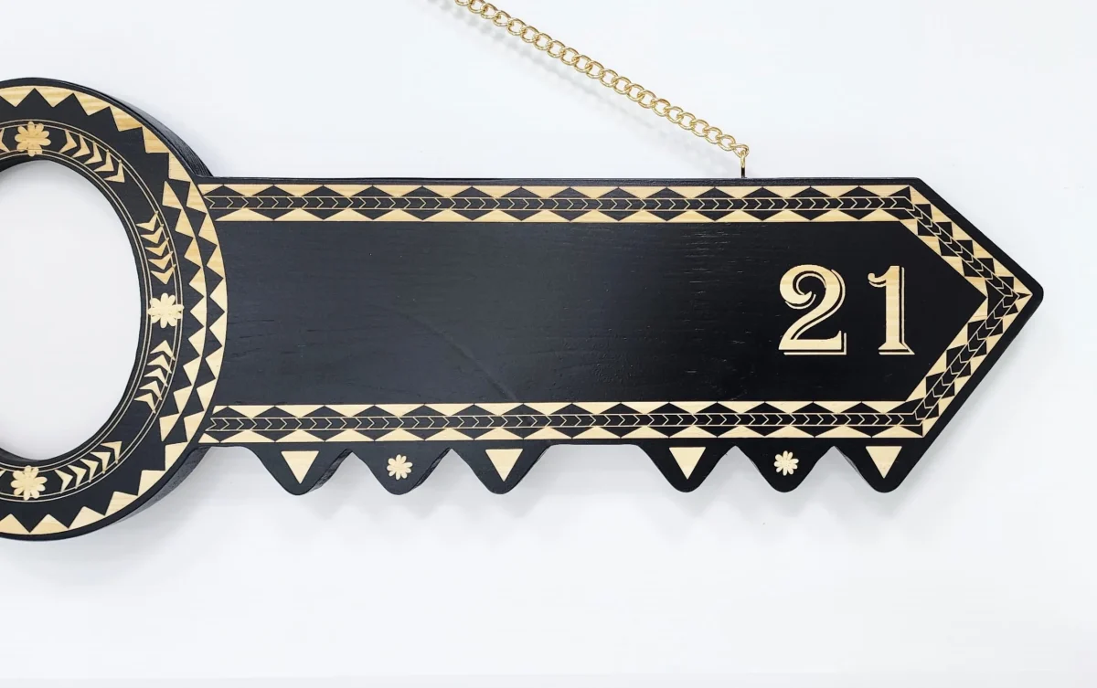 Island Design Wooden Birthday Key with "Tongan Sila" & "21" Laser Engraved  – SJ2106BLK
