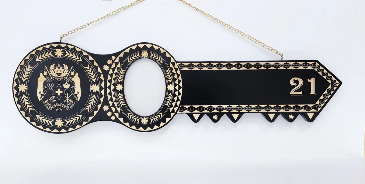 Island Design Wooden Birthday Key with "Tongan Sila" & "21" Laser Engraved  – SJ2106BLK