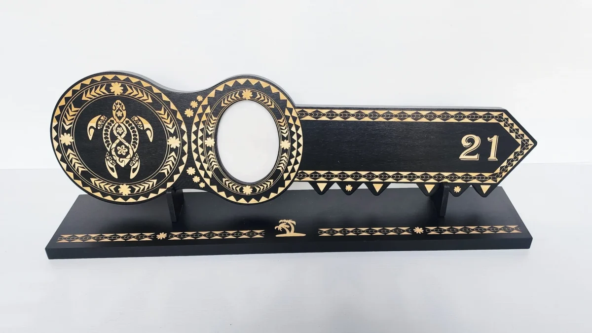 Island Design Wooden Birthday Key with Turtle & "21" Laser Engraved  – SJ2104BLK