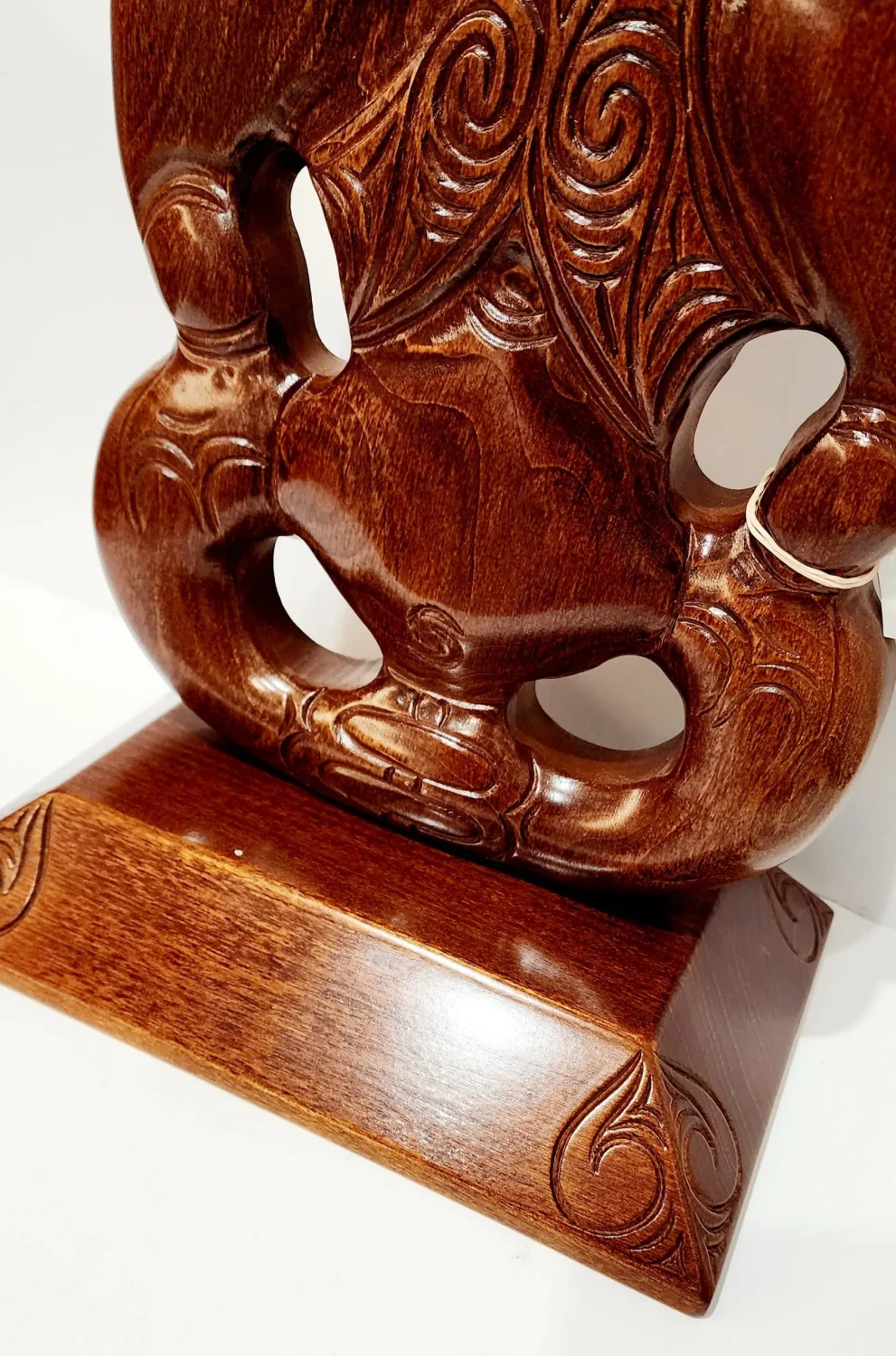 Large Carved Tiki or Hei-Tiki on Base with Paua Shell Eyes Inlay