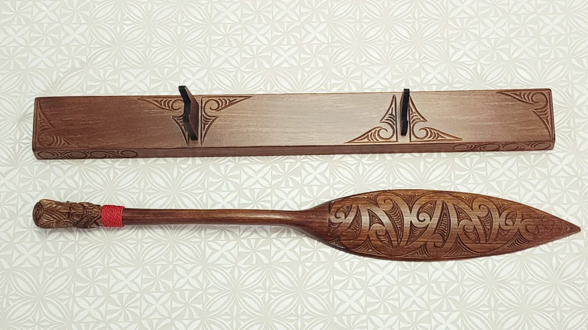Large Hand Carved Māori Hoe Waka Paddle on Display Base – Wooden Carving Made in New Zealand - WM541
