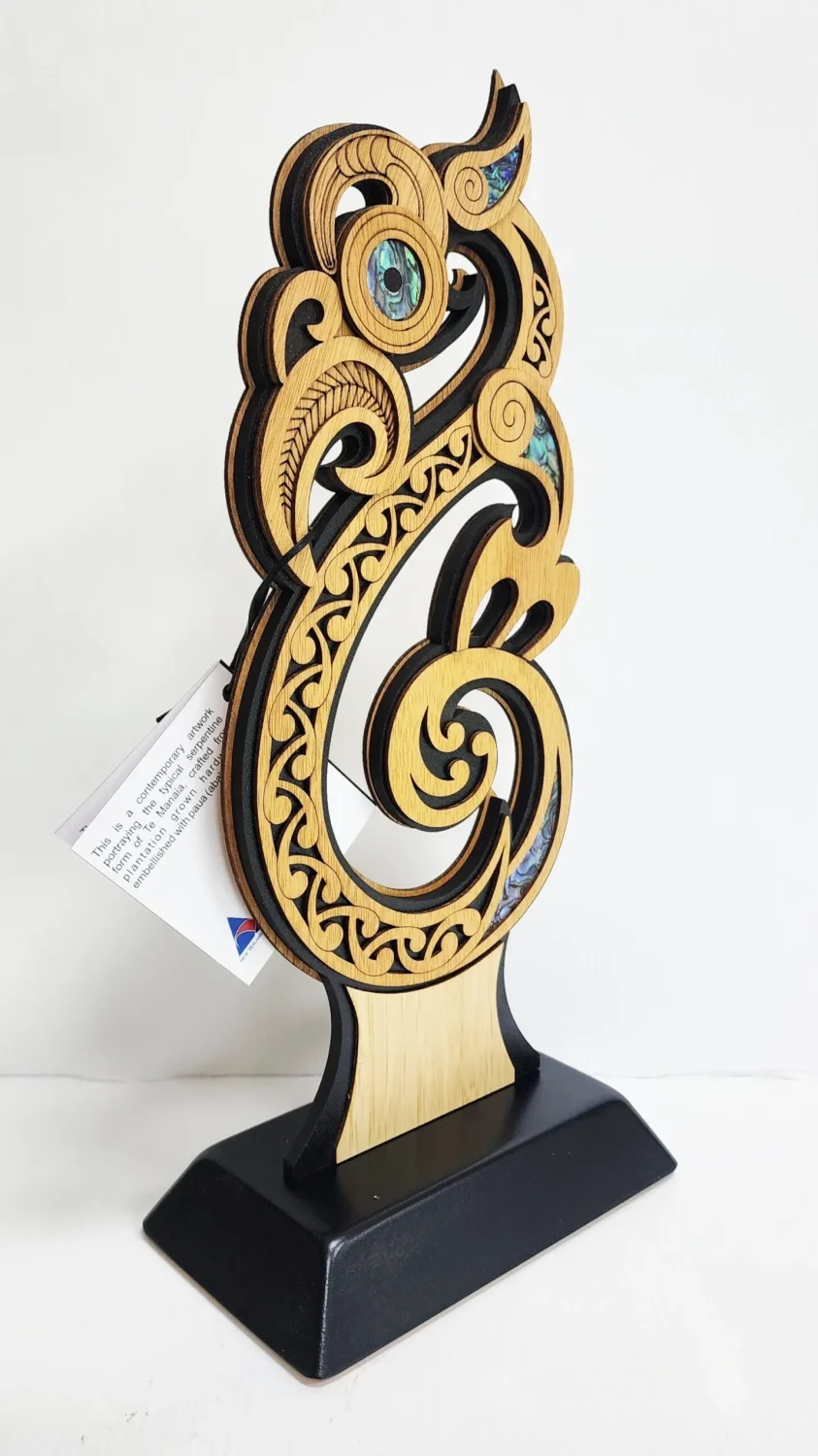 Large Manaia Award – NZ Paua Inlay Cultural Artwork (370mm) - ALMA