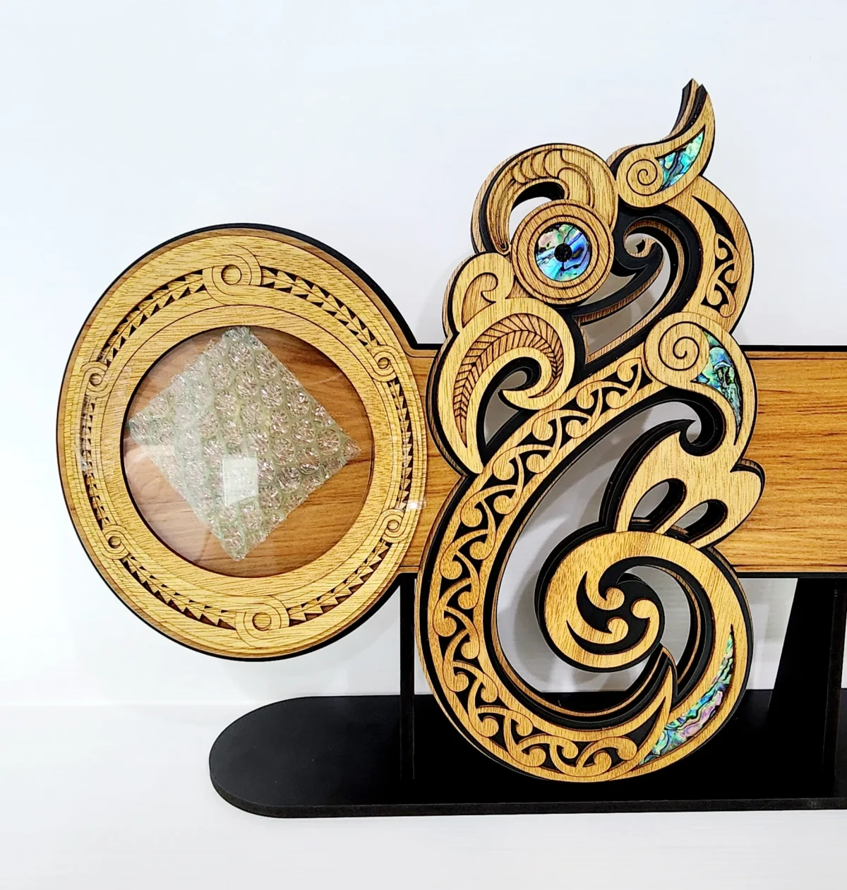 Manaia The Guardian Spirit Birthday Key with Removable Stand - 21MA-MANIA