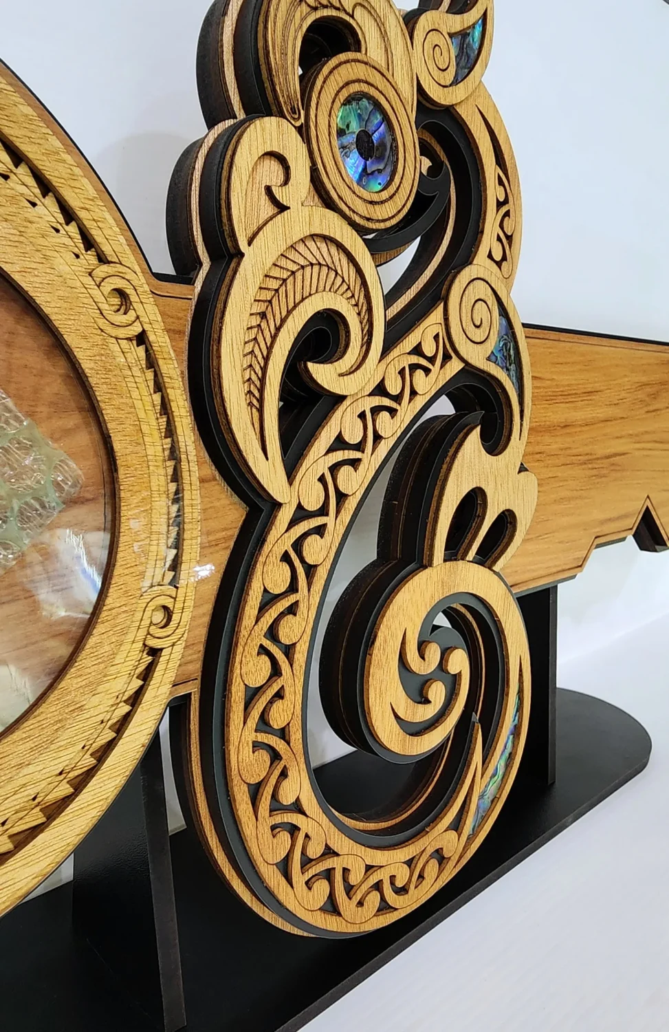 Manaia The Guardian Spirit Birthday Key with Removable Stand - 21MA-MANIA
