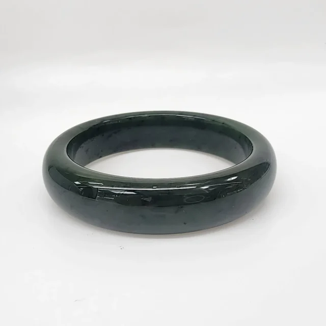 New Zealand Greenstone (Pounamu) Bangle – 63mm – 17mm Wide – Half Round Polished - BANWDOZ-63