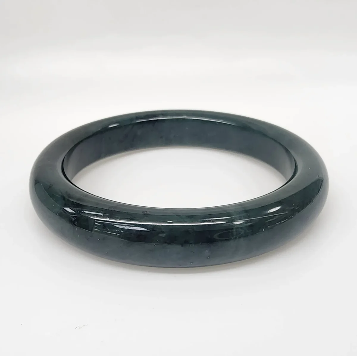 New Zealand Greenstone (Pounamu) Bangle – 68mm Internal Diameter – 15mm Wide Half Round - BANWDOZ-68