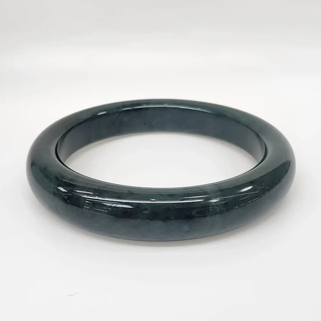 New Zealand Greenstone (Pounamu) Bangle – 68mm Internal Diameter – 15mm Wide Half Round - BANWDOZ-68