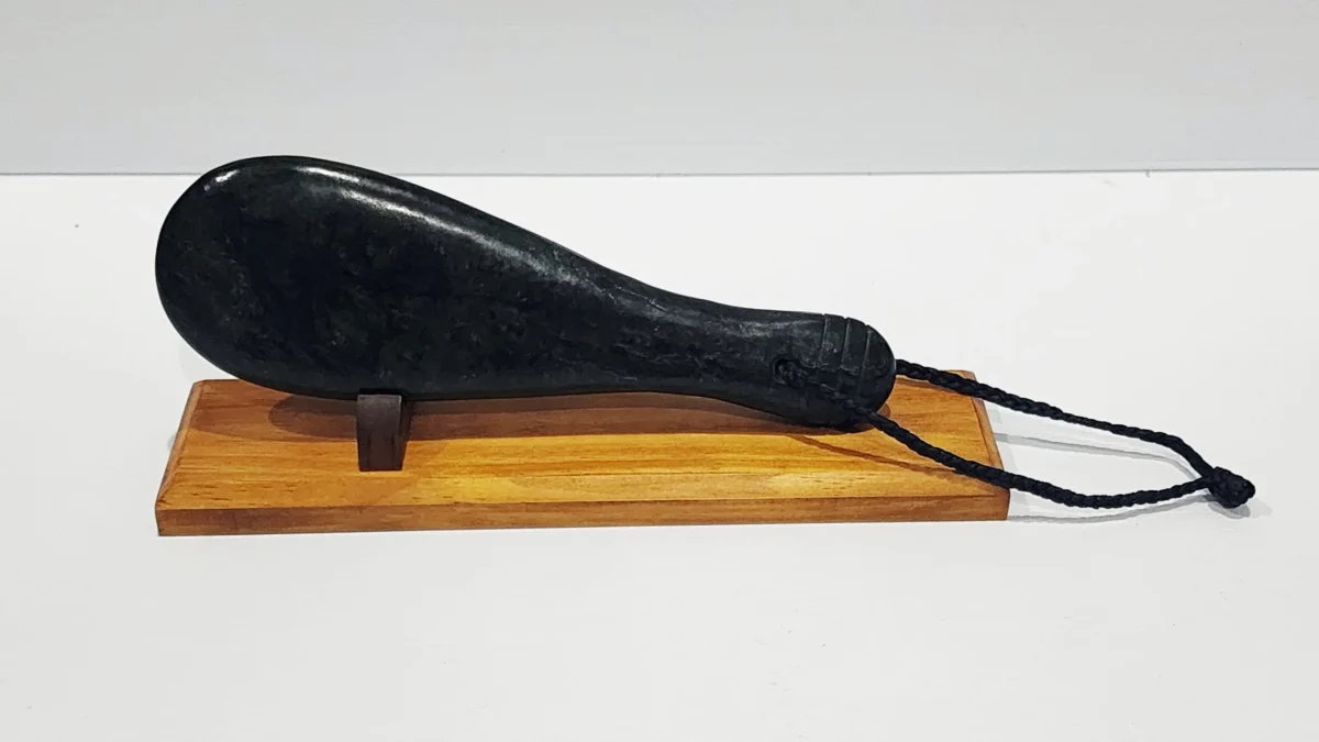 New Zealand Greenstone / Pounamu Mere (300mm Long) with Stand