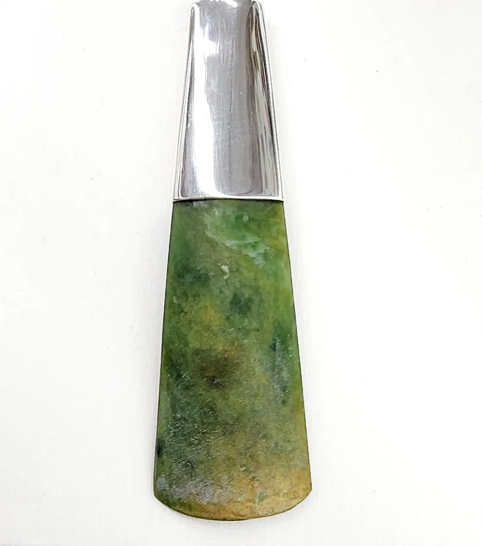 New Zealand Greenstone TOKI with Sterling Silver Cap and Oval Belcher Chain