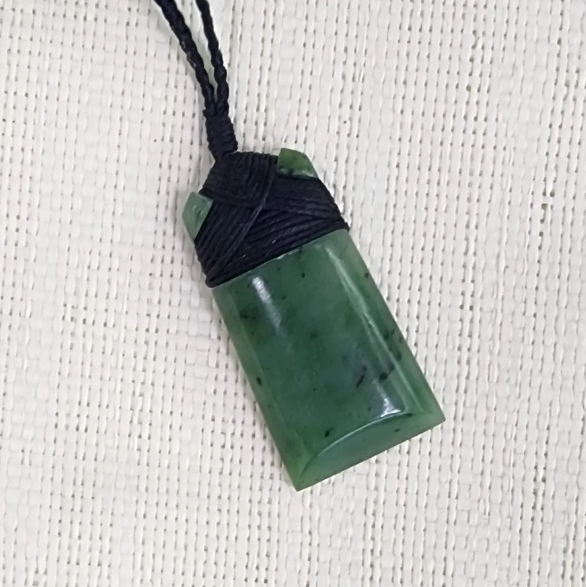 New Zealand Pounamu Classic Bounded Toki Necklace - DWDLO3