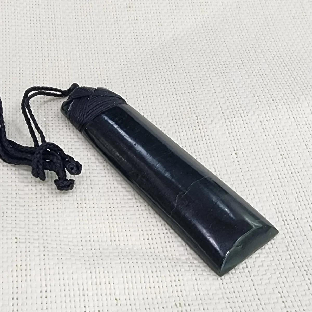 New Zealand Pounamu Classic Bounded Toki Necklace - DWDTOKI1