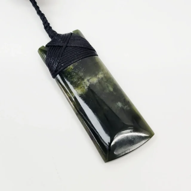 New Zealand Pounamu Classic Bounded Toki Necklace - FP401