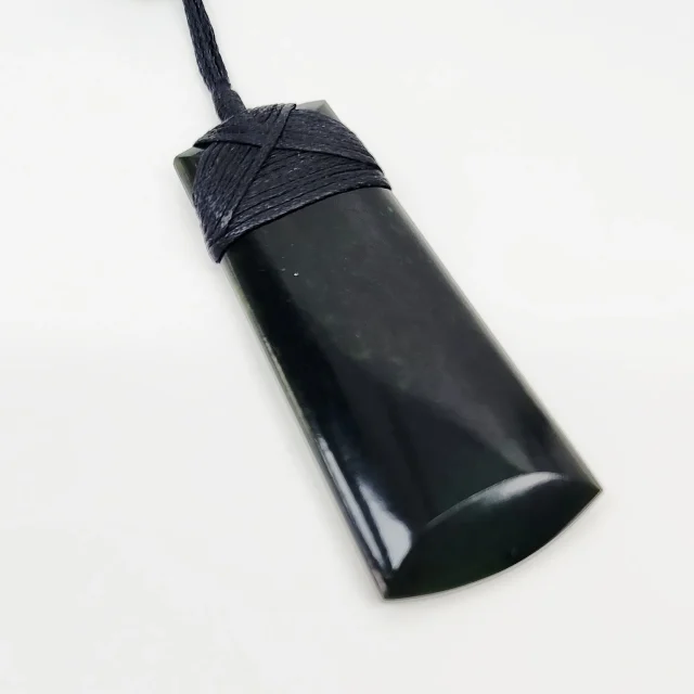 New Zealand Pounamu Classic Bounded Toki Necklace - FP402