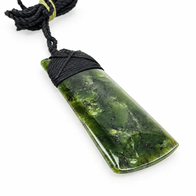 New Zealand Pounamu Classic Bounded Toki Necklace - FP403