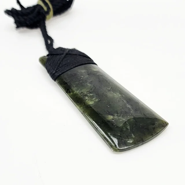 New Zealand Pounamu Classic Bounded Toki Necklace - FP403