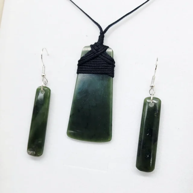 New Zealand Pounamu Toki Pendant & Earring Set - GSS003