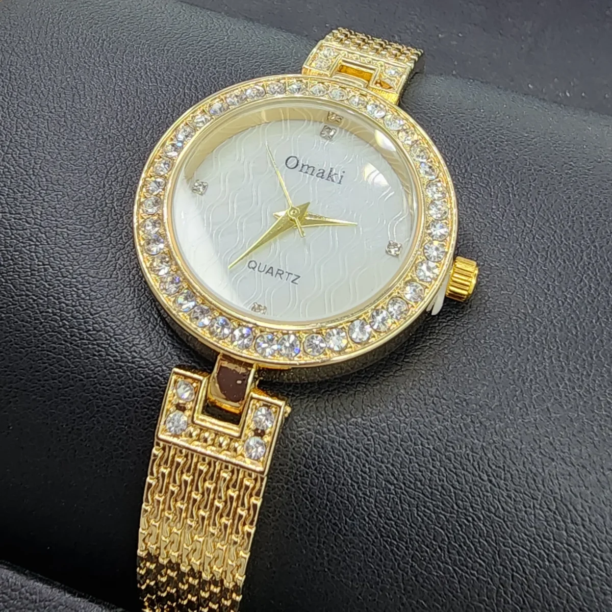 OMAKI Womens Gold Tone Dress Watch with White Dial Face