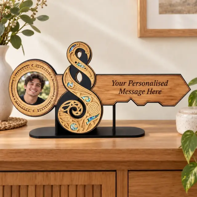 Pikorua (Twist) Birthday Key with Removable Stand - 21TW-TWIST
